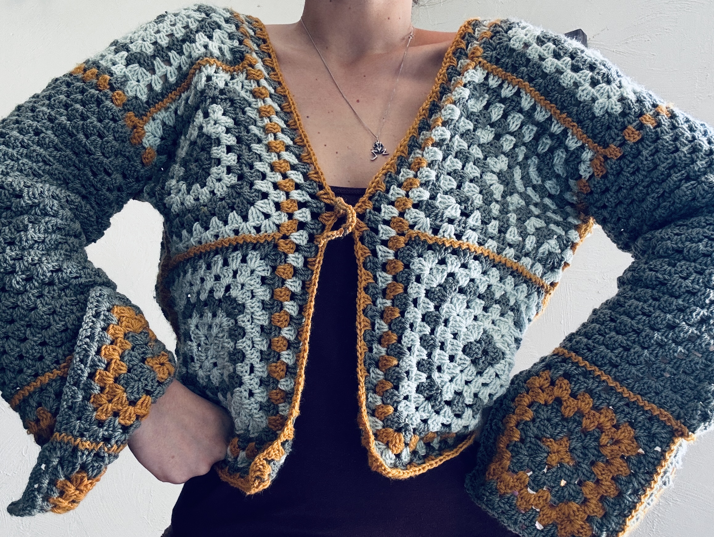 Comment j’ai fait mon gilet en granny square au crochet en partant de zéro